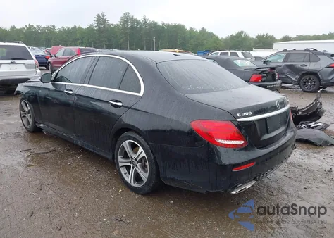 2019 Mercedes-Benz E 300 4Matic из США, поврежденный, VIN WDDZF4KB1KA546319